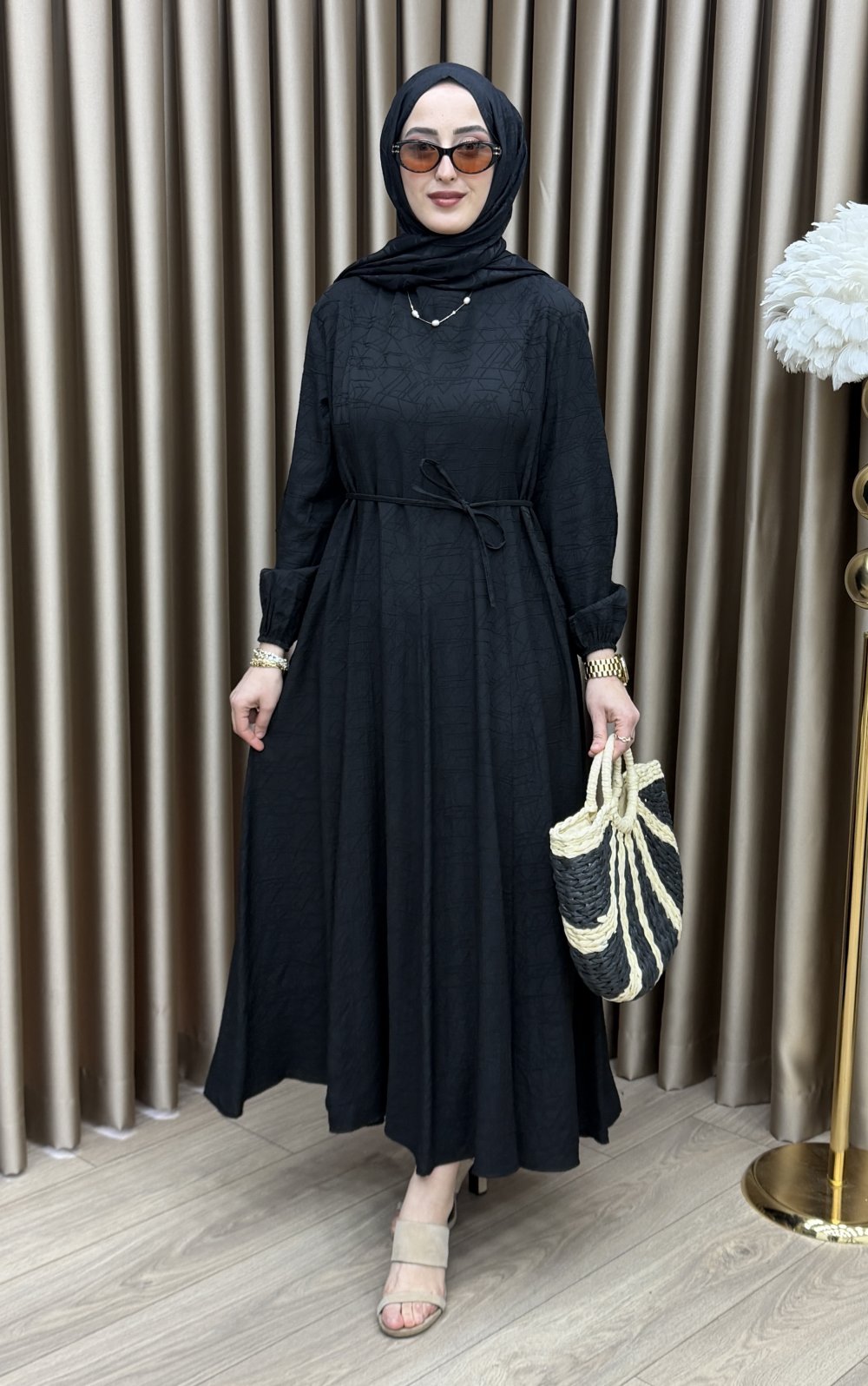 Kamelya Elbise — Siyah
